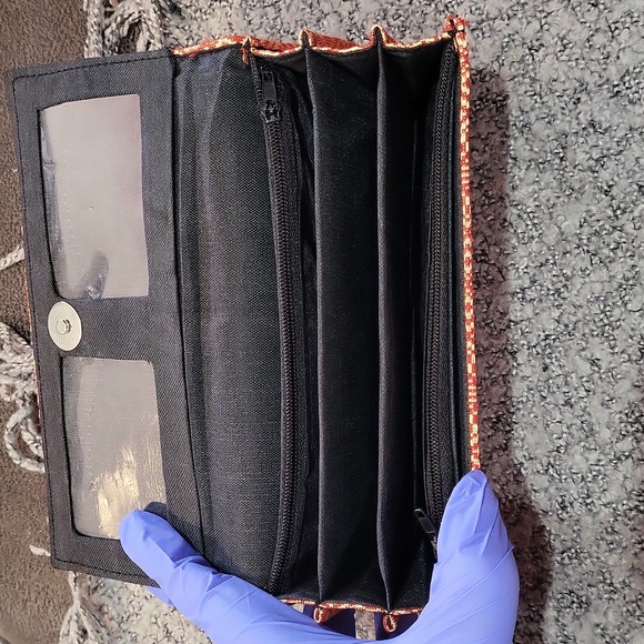 Beautiful Wallet - Picture 7 of 10